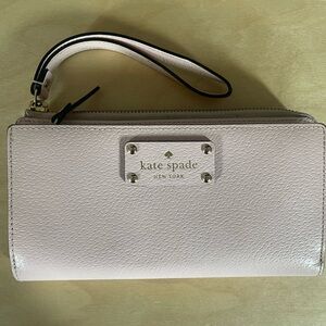 Kate Spade wristlet wallet